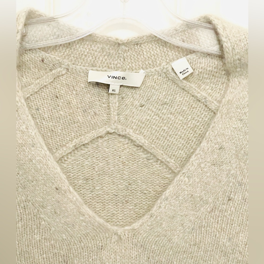 VINCE Panel Back Cashmere V-Neck Sweater - Buttermilk - Sz XS - Picture 5 of 9